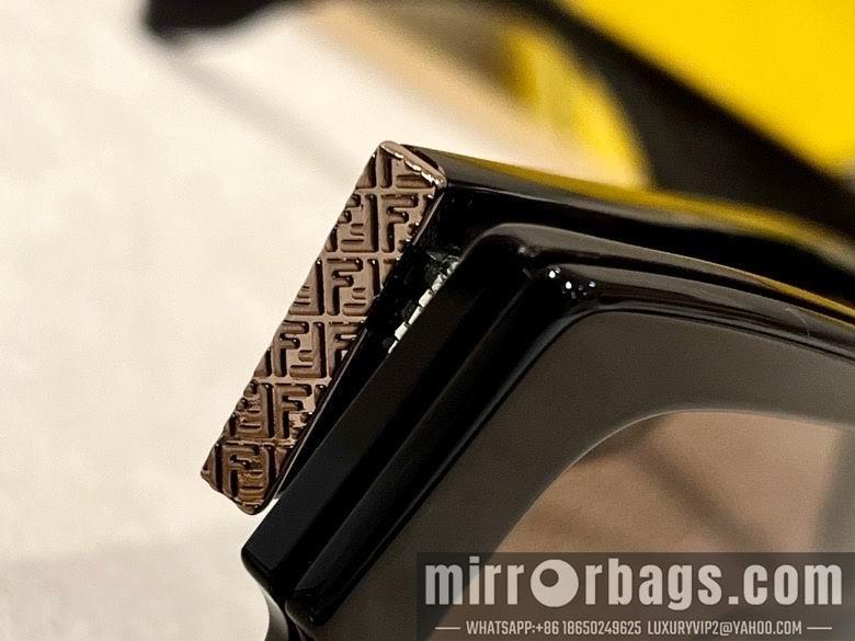 Fendi Glasses smx50