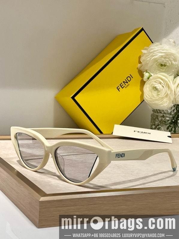 Fendi Glasses smx68