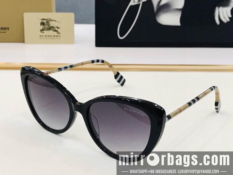Burberry Glasses smx21