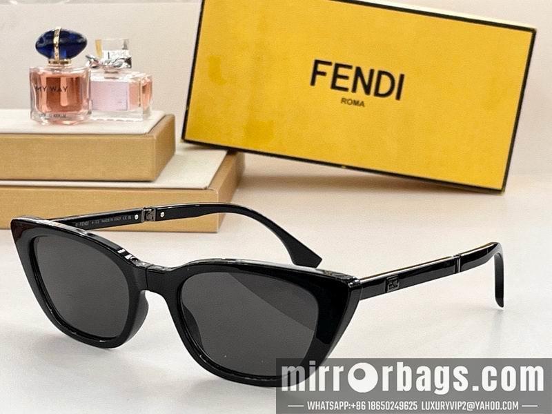Fendi Glasses smx60