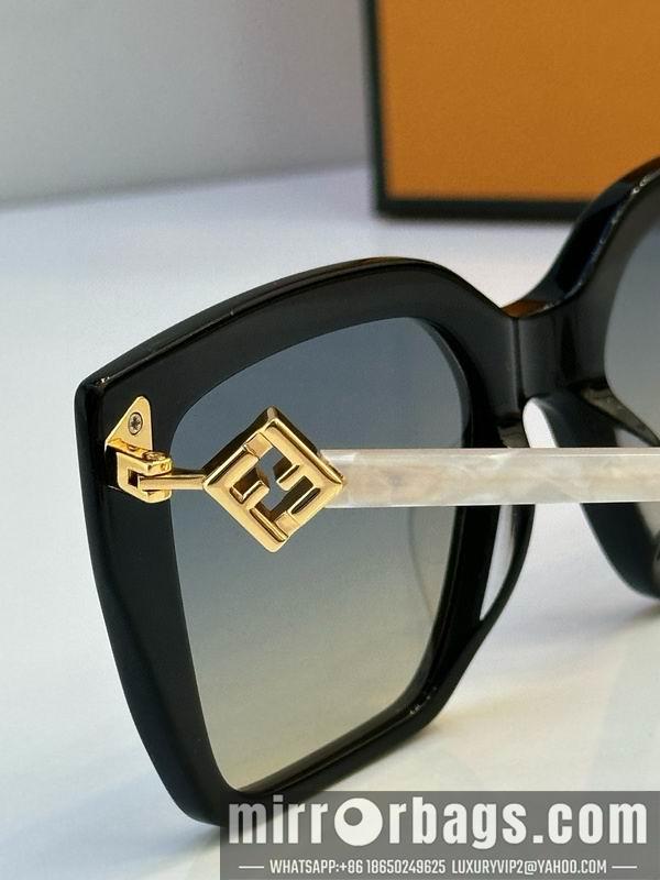 LV Glasses smh100