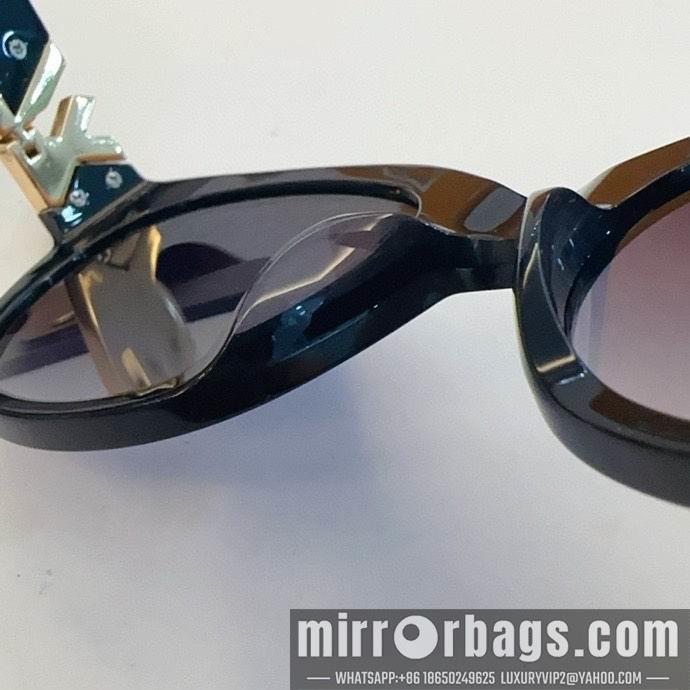 LV Glasses smx147