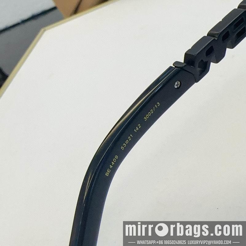Burberry Glasses smx71