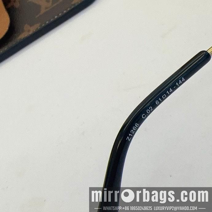 LV Glasses smx140