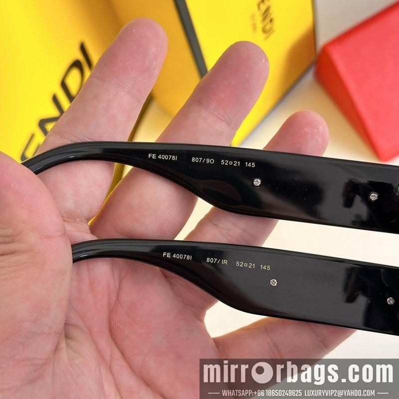 Fendi Glasses smh55