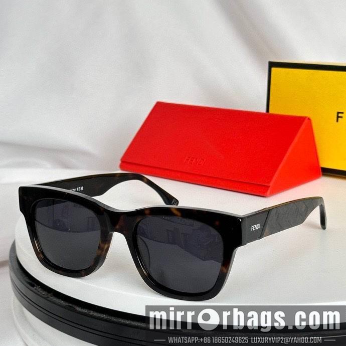 Fendi Glasses smx128