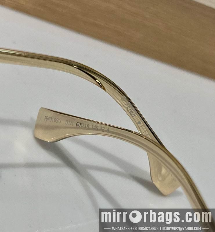 Fendi Glasses smx100