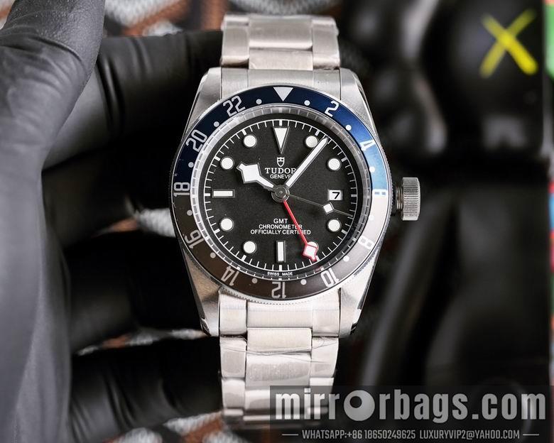 Tudor men 42mm M12