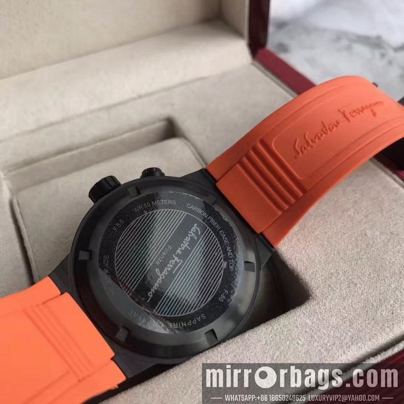 Ferragamo 44mm 032445