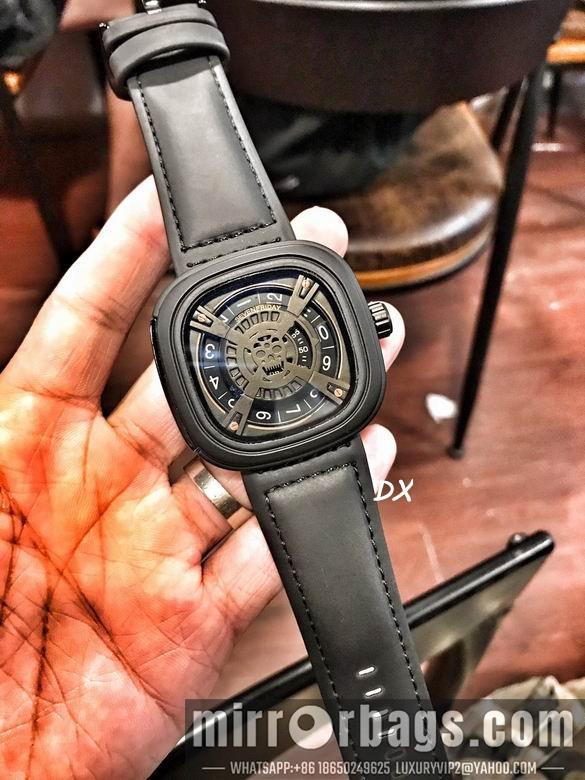 Seven Friday 47x47mm 2nms53