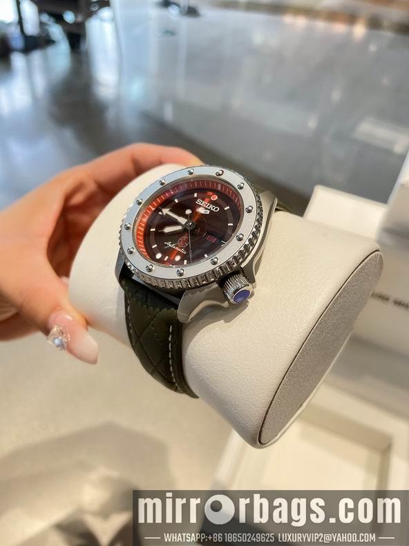 Seiko watch 42.5X13.4mm 071741