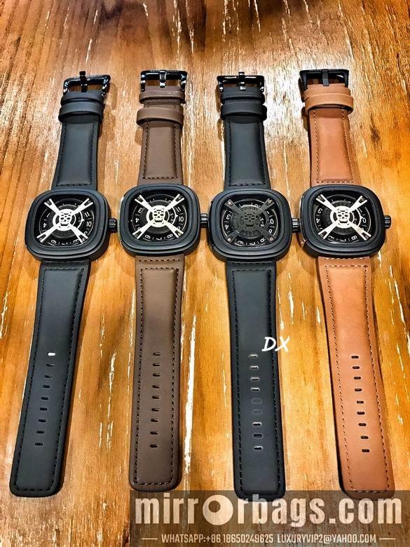 Seven Friday 47x47mm 2nms53