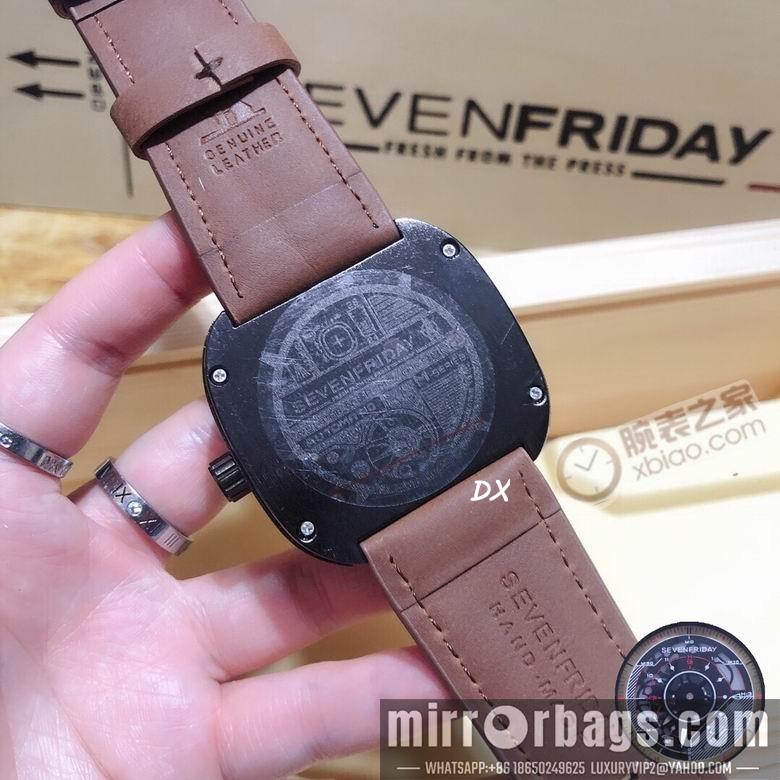 Seven Friday 47x47mm 2nms19