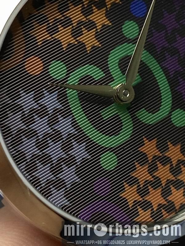 Gucci watch 080633