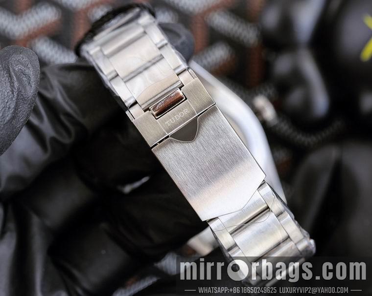 Tudor men 41mm M04