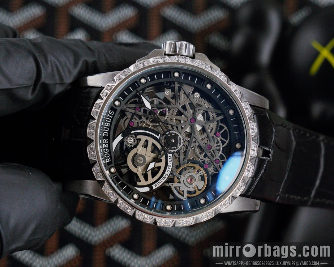 Roger Dubuis watch M08