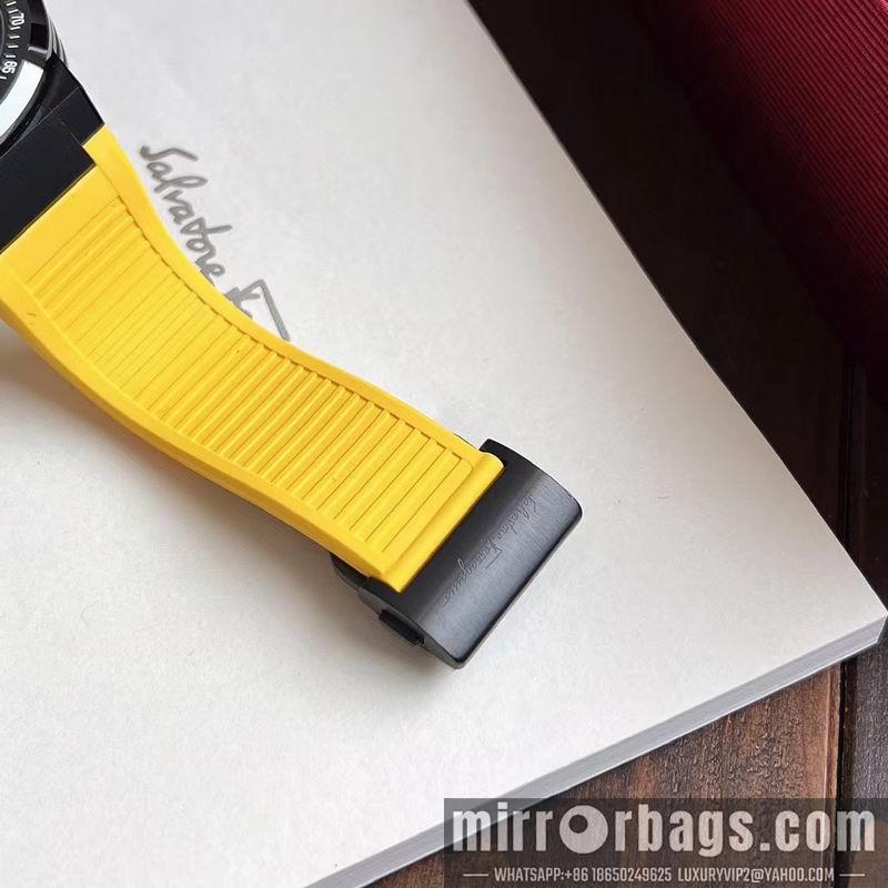 Ferragamo 43mm 032444