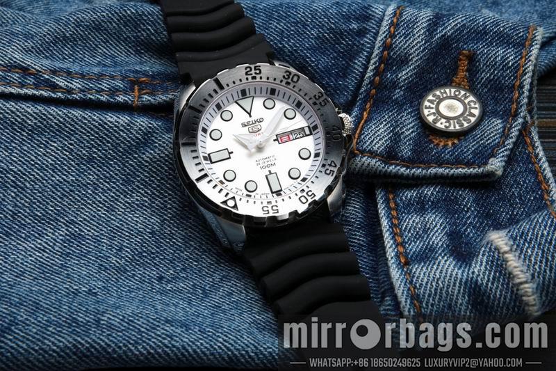 Seiko 43.3X13mm 072801