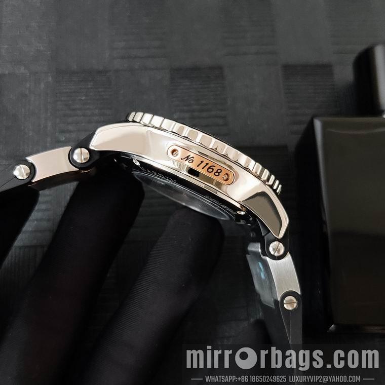 Ulysse Nardin men 43mm M01
