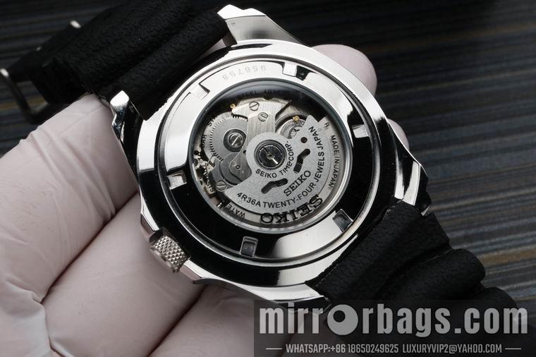 Seiko men 43mm M03