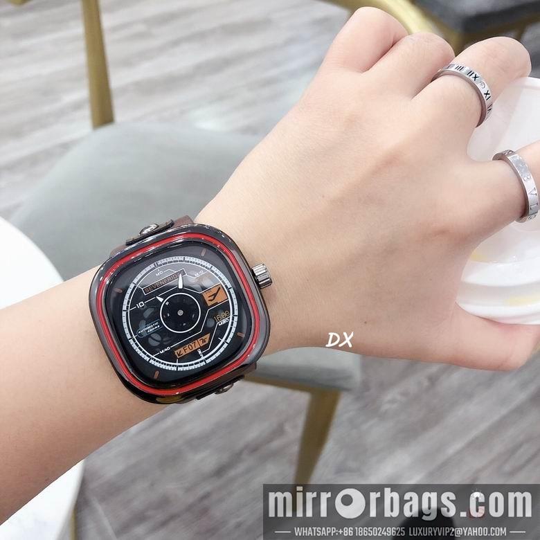 Seven Friday 47x47mm 2nms34