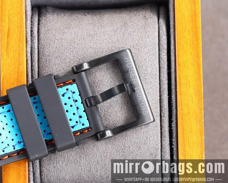 Roger Dubuis men 46mm M11