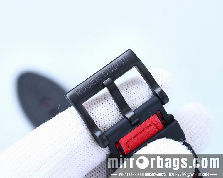 Roger Dubuis men 45mm M10