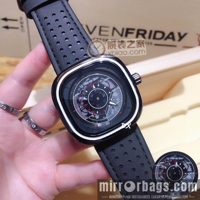 Seven Friday 47x47mm 2nms19