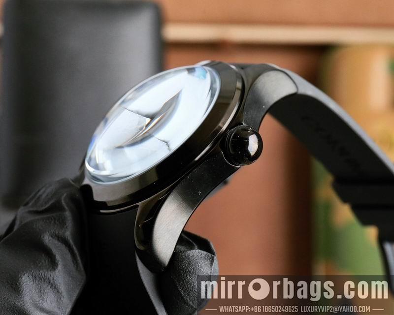 Corum 46mm 033135