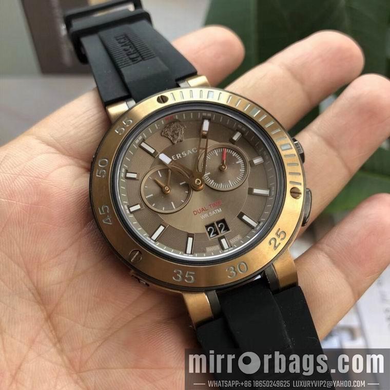 Versace men 44mm M05