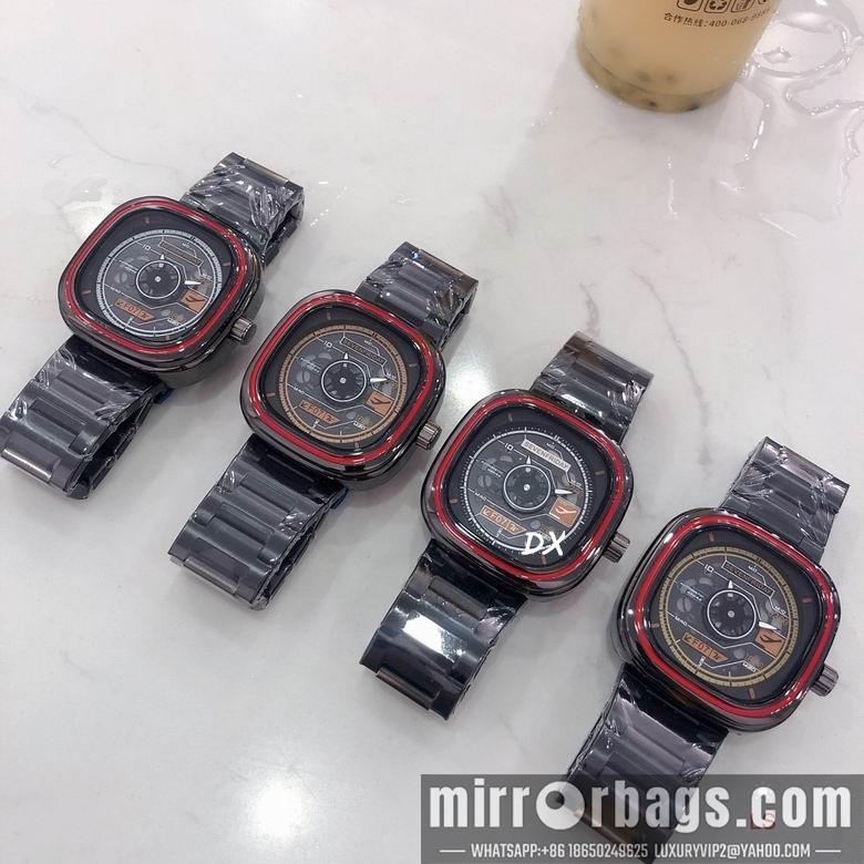 Seven Friday 47x47mm 2nms35
