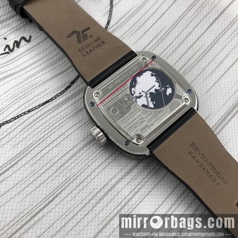 Seven Friday 47.6X47mm 0321110