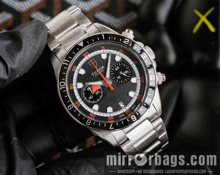 Tudor men 42mm M11