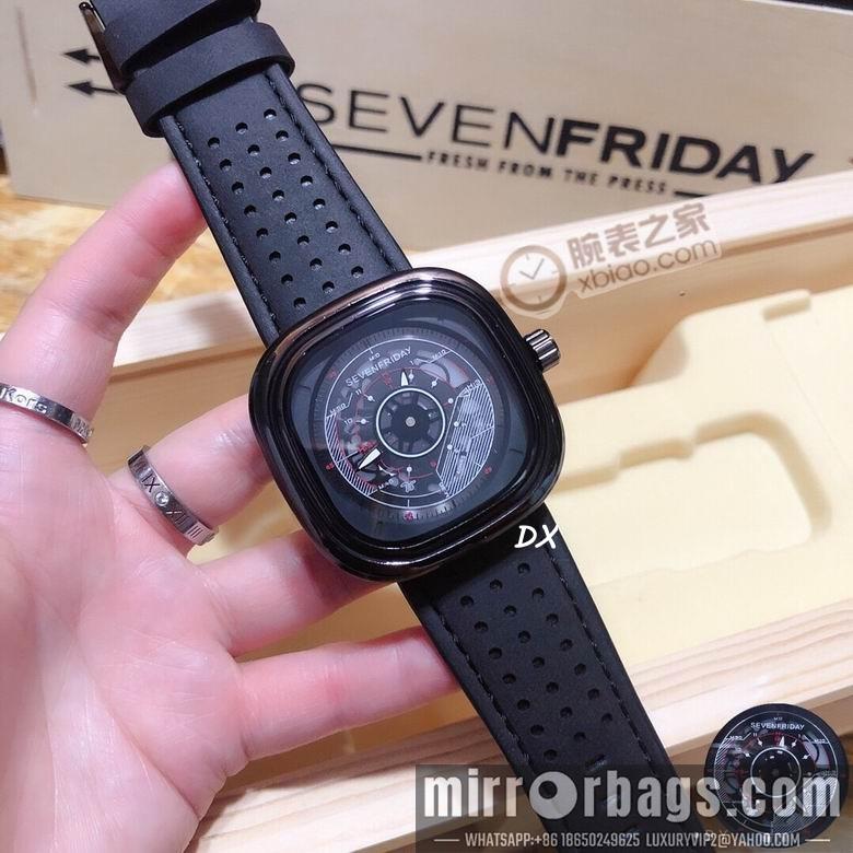 Seven Friday 47x47mm 2nms19