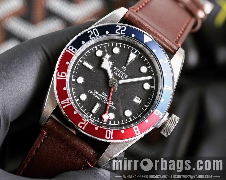 Tudor men 42mm M12