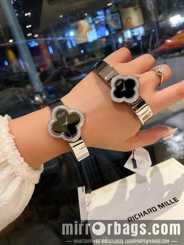 Van Cleef & Arpels watch 090931