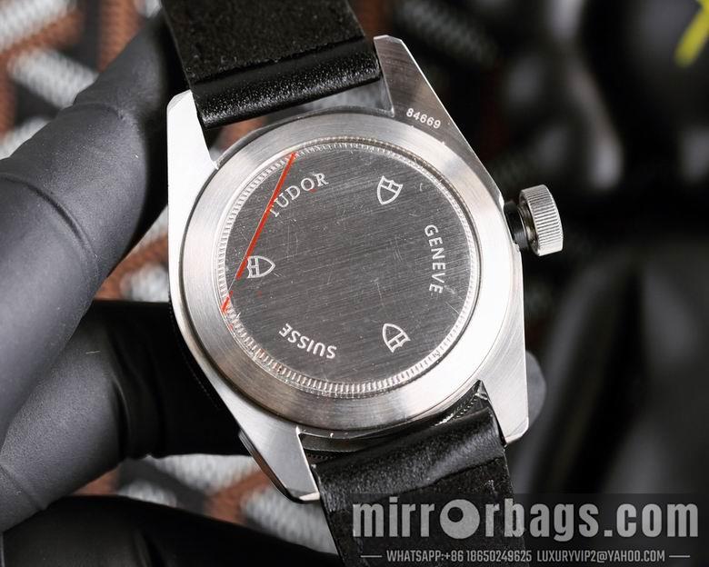 Tudor men 42mm M12