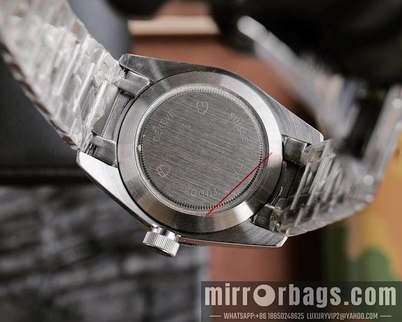 Tudor 42mm 041399