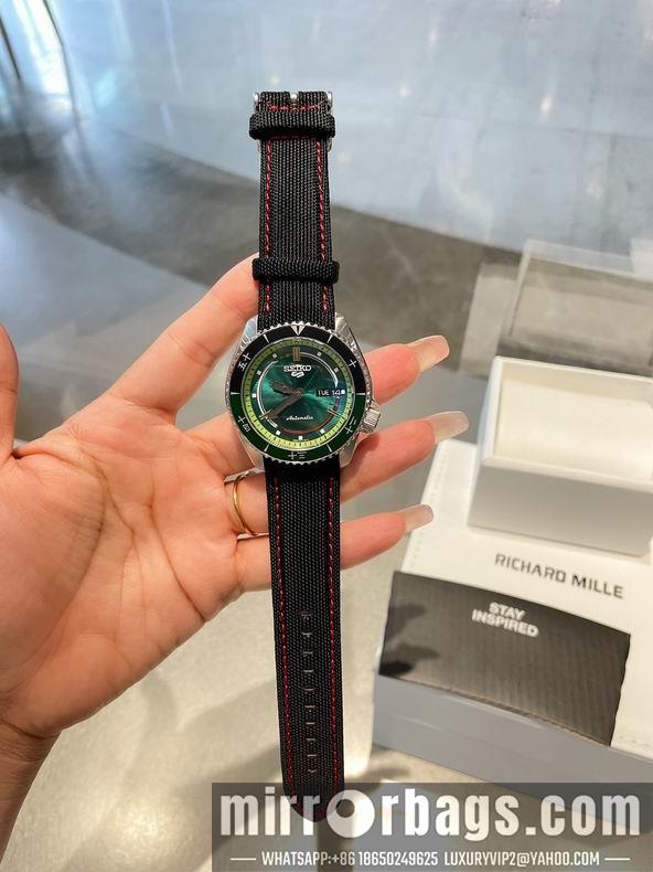 Seiko watch 42.5X13.4mm 071741