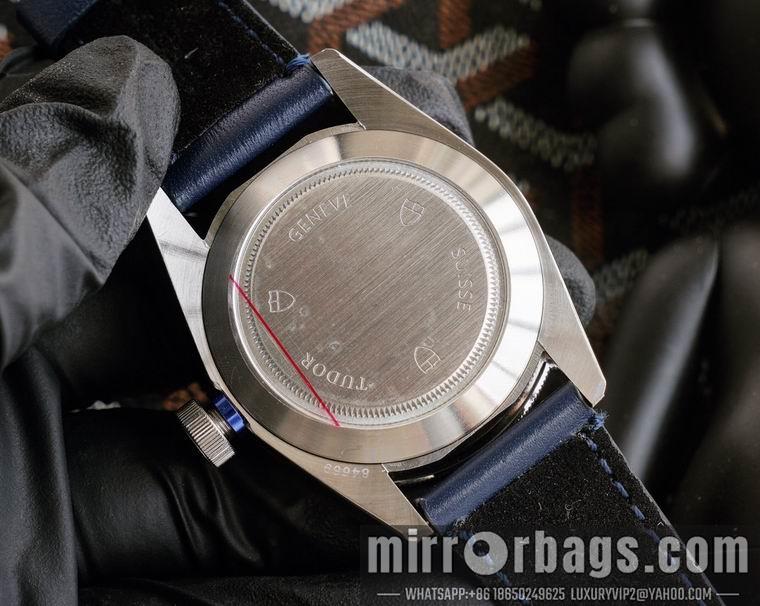 Tudor men 42mm M10