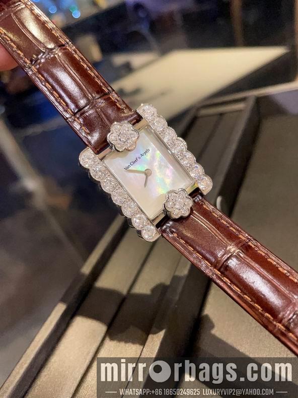 Van Cleef & Arpels women 33mm 101649