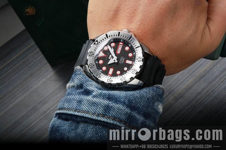 Seiko men 43mm M03