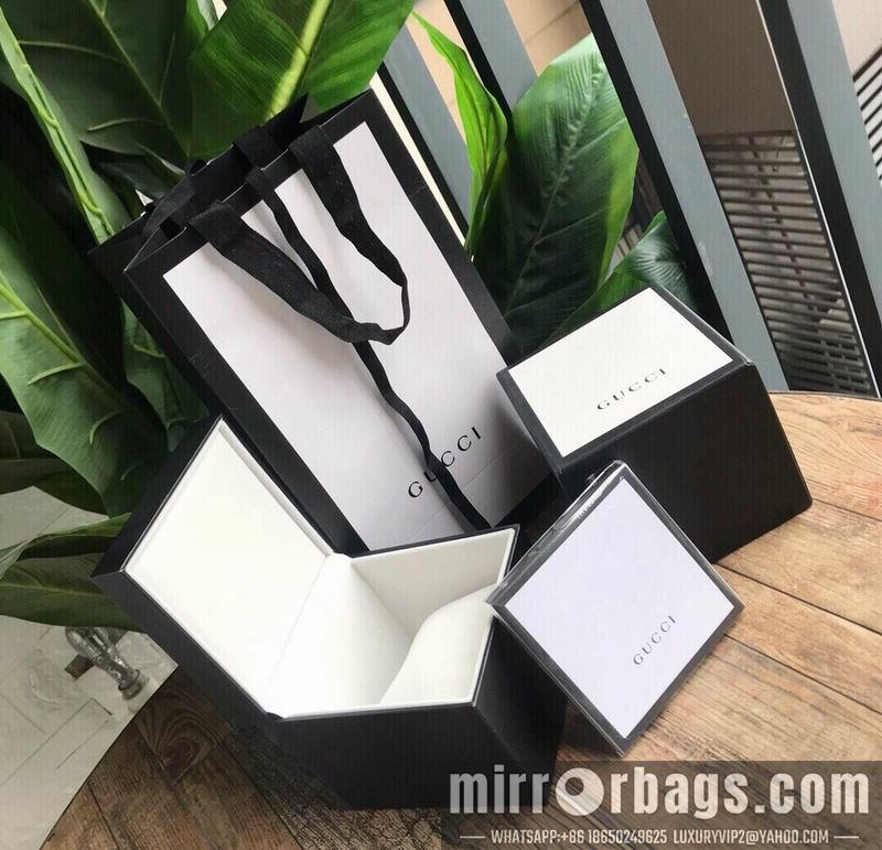 Gucci watch 102228