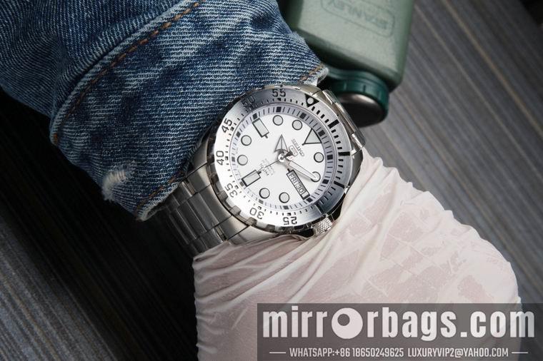 Seiko men 43mm M04
