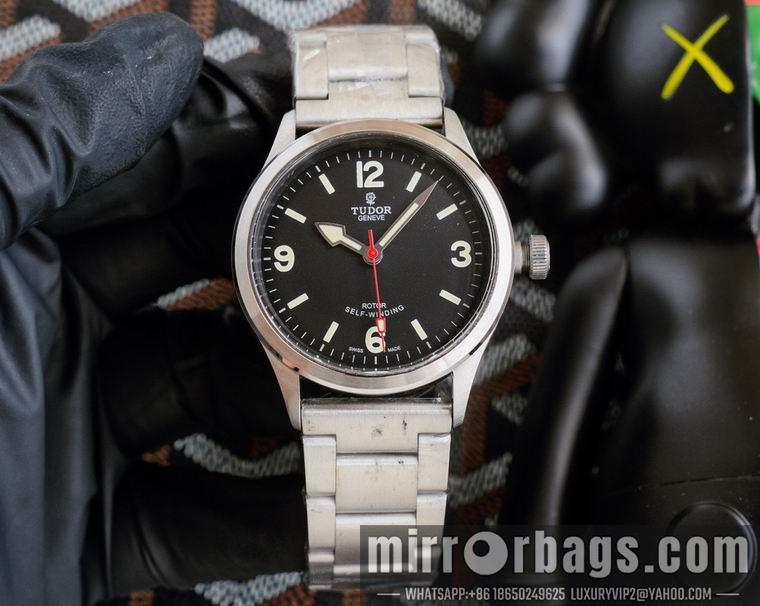 Tudor 42mm men M02