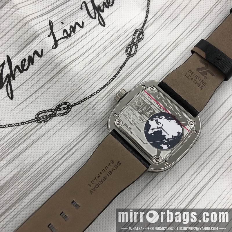 Seven Friday 47.6X47mm 0321111