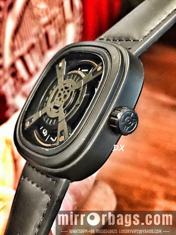 Seven Friday 47x47mm 2nms53