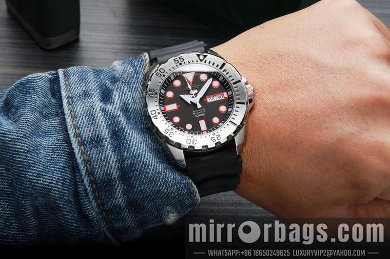 Seiko men 43mm M03
