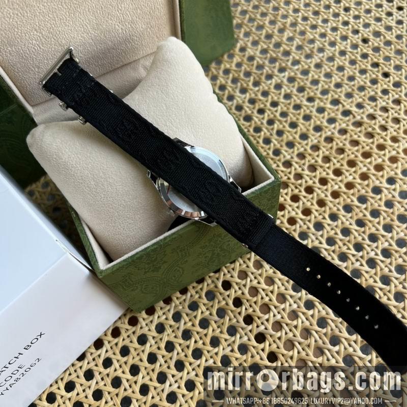 Gucci watch 080637