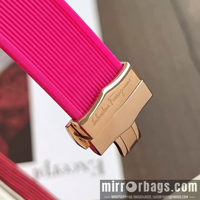 Ferragamo 40mm 080648